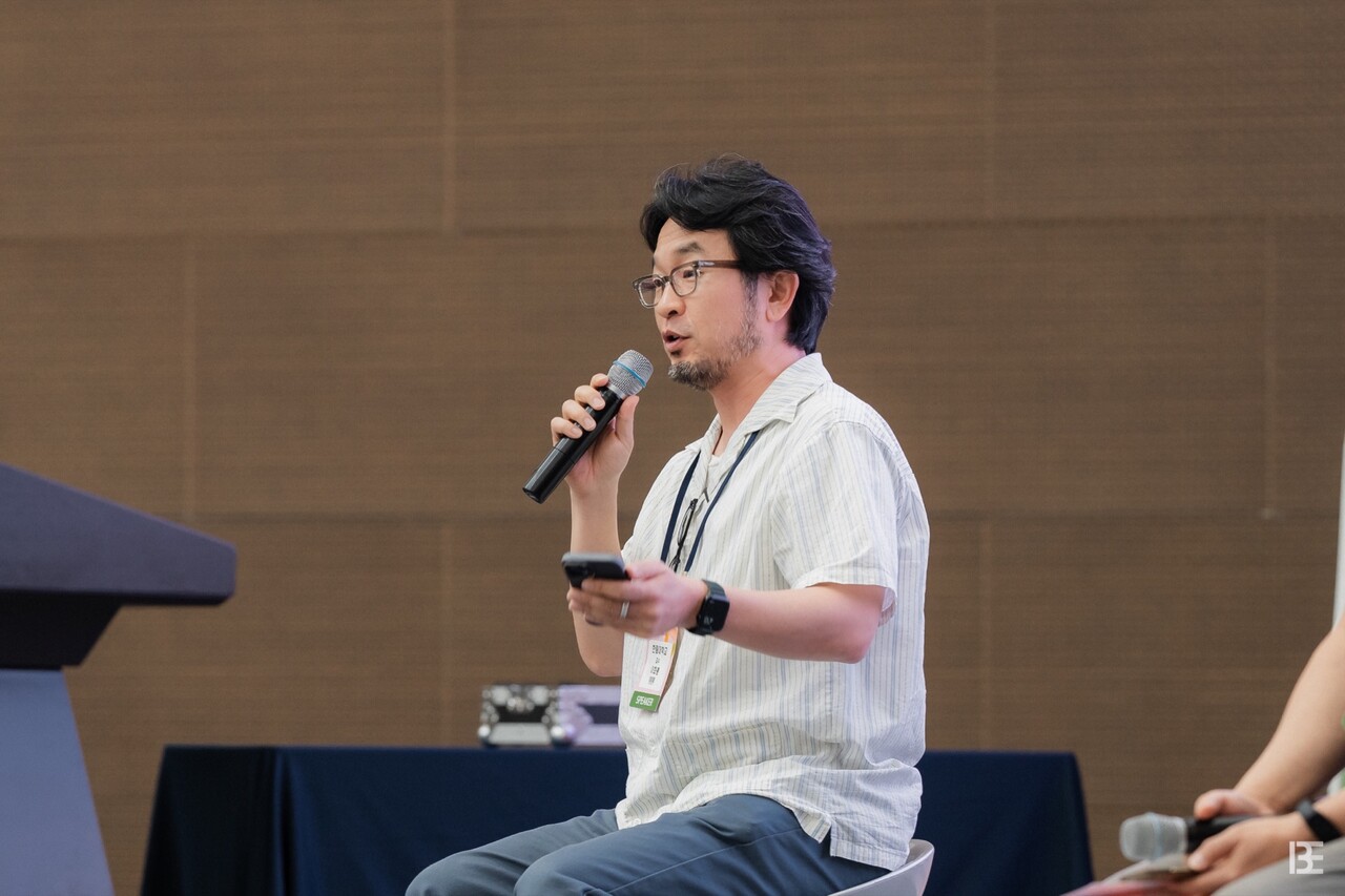 로컬브랜드페어2024] AMA 장부 의장, 한림대학교 이화봉 교수, 선문대학교 박대민 교수, 케이 스페이스 강두원 변호사 < 행사 <  로컬브랜드페어 < 행사 < 기사본문 - 비로컬ㅣ지역경제 활성화 생태계를 만듭니다